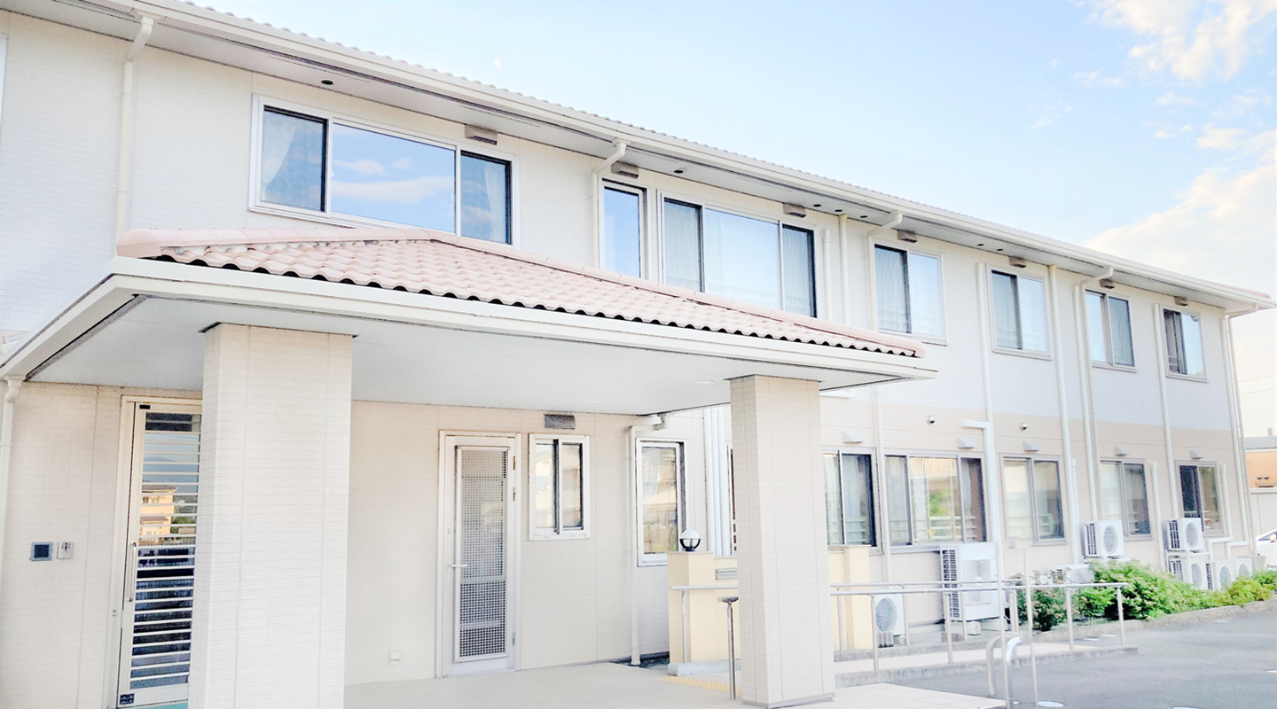 認知症・パーキンソン病に対応したリハビリ可能な高齢者住宅の入口